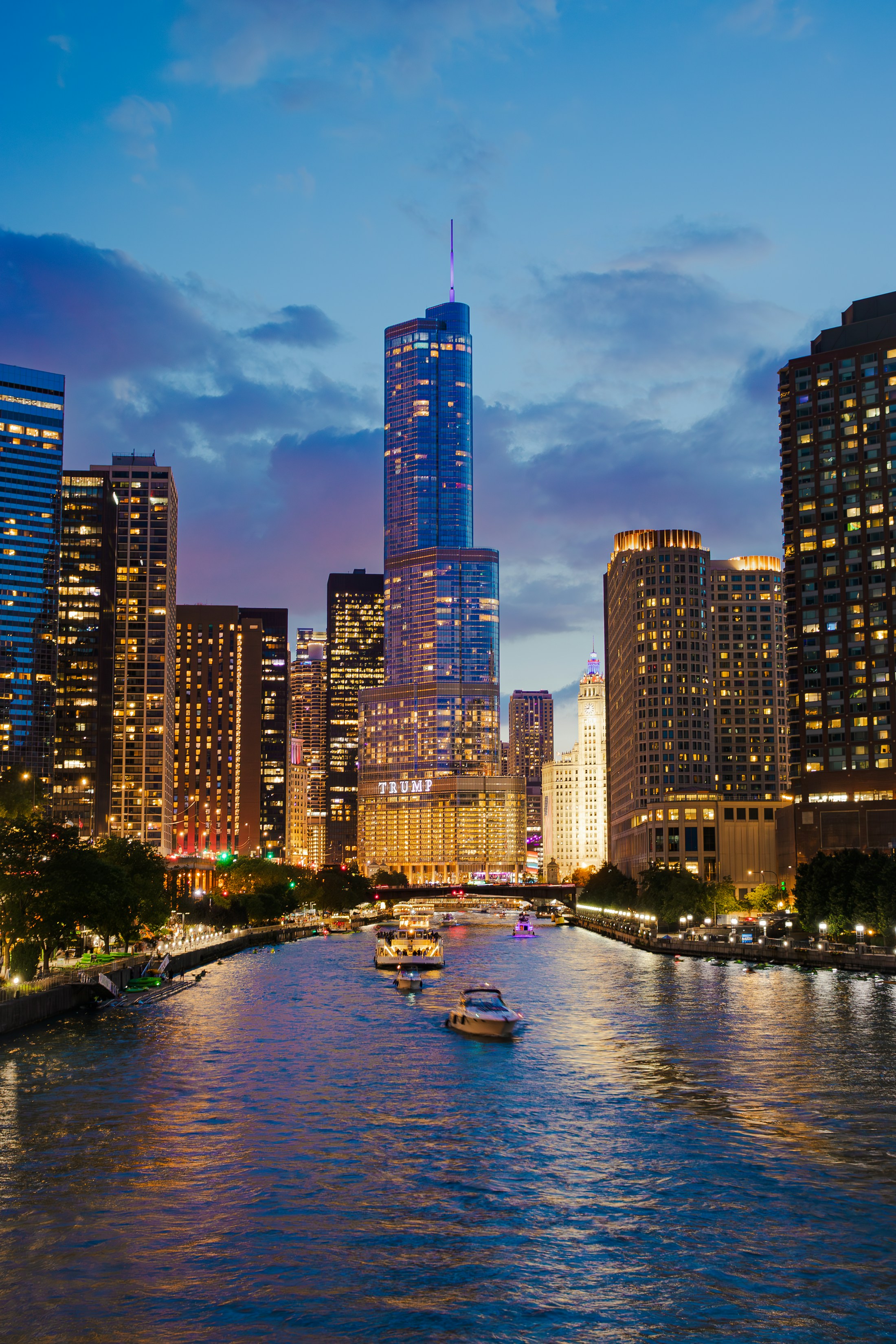 Chicago River and distinctive downtown skyline